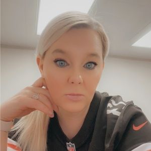 Meet your Posher, Roxanne